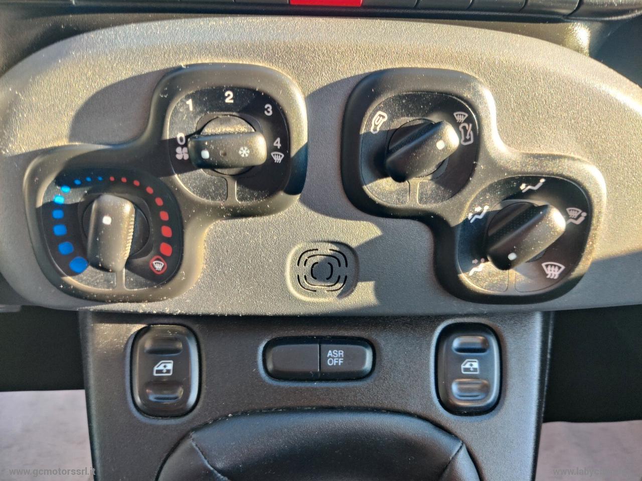 Fiat Panda 1.0 GSE S&S Hybrid Street Van 4 posti