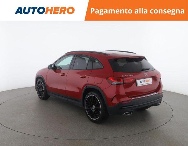 MERCEDES-BENZ GLA 200 d Automatic Premium