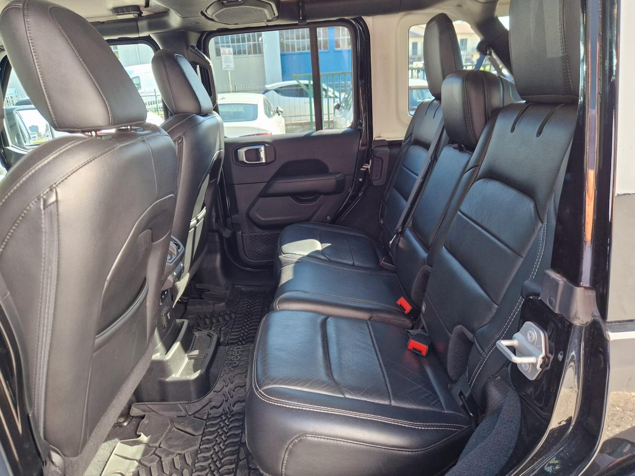 Jeep Wrangler Unlimited 2.2 Mjt II Sahara