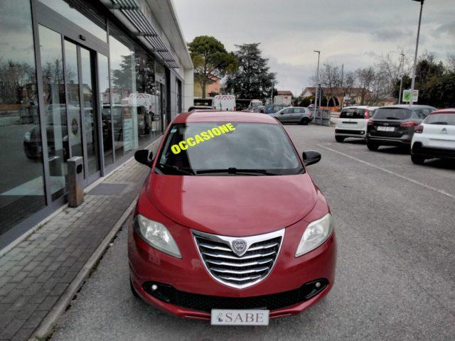 LANCIA Ypsilon 1.2 69 CV 5 porte Black & Red
