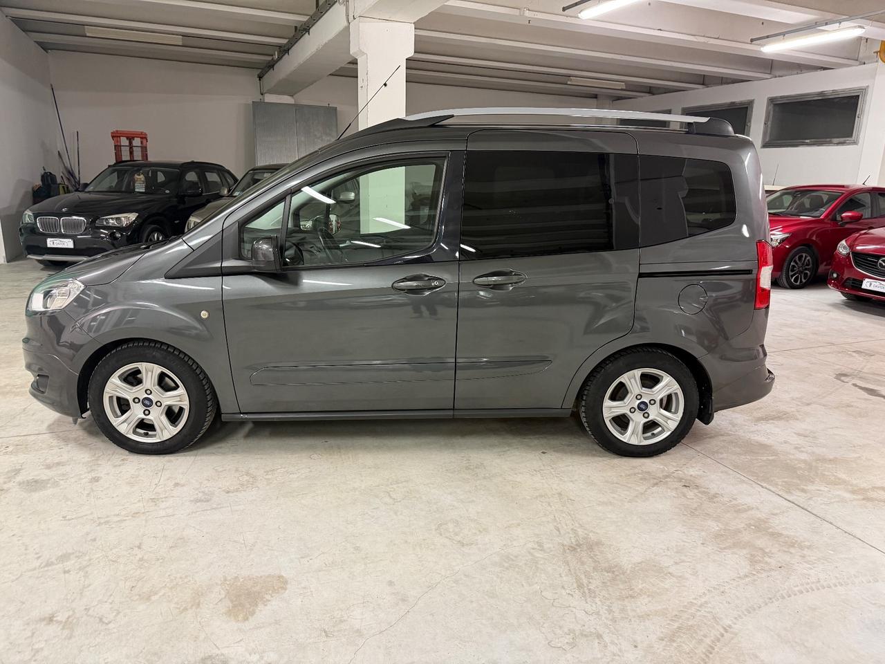 Ford Tourneo Courier 1.5 TDCI 95 CV Titanium