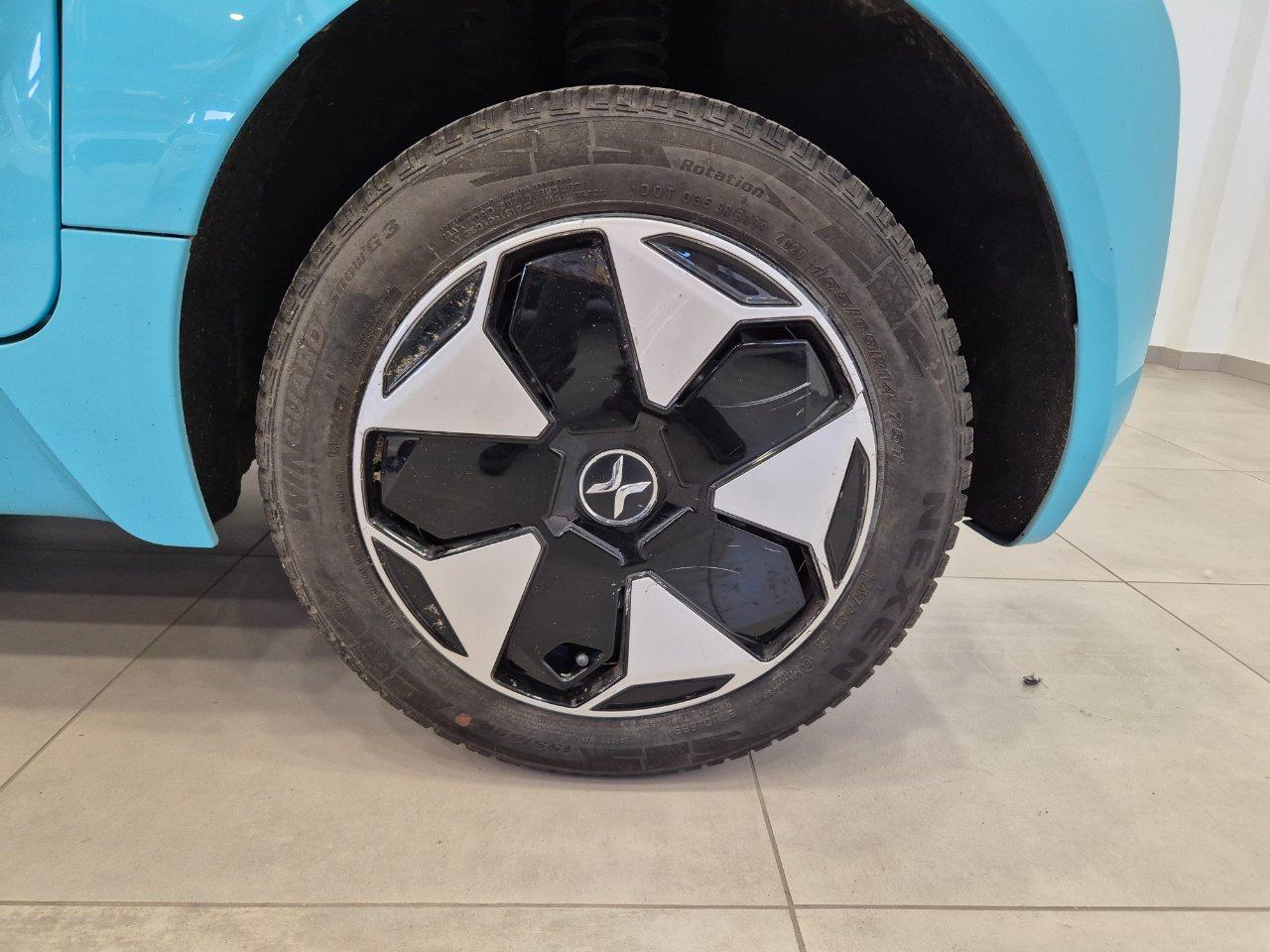 Xev Yoyo 32kWh Electric Blue