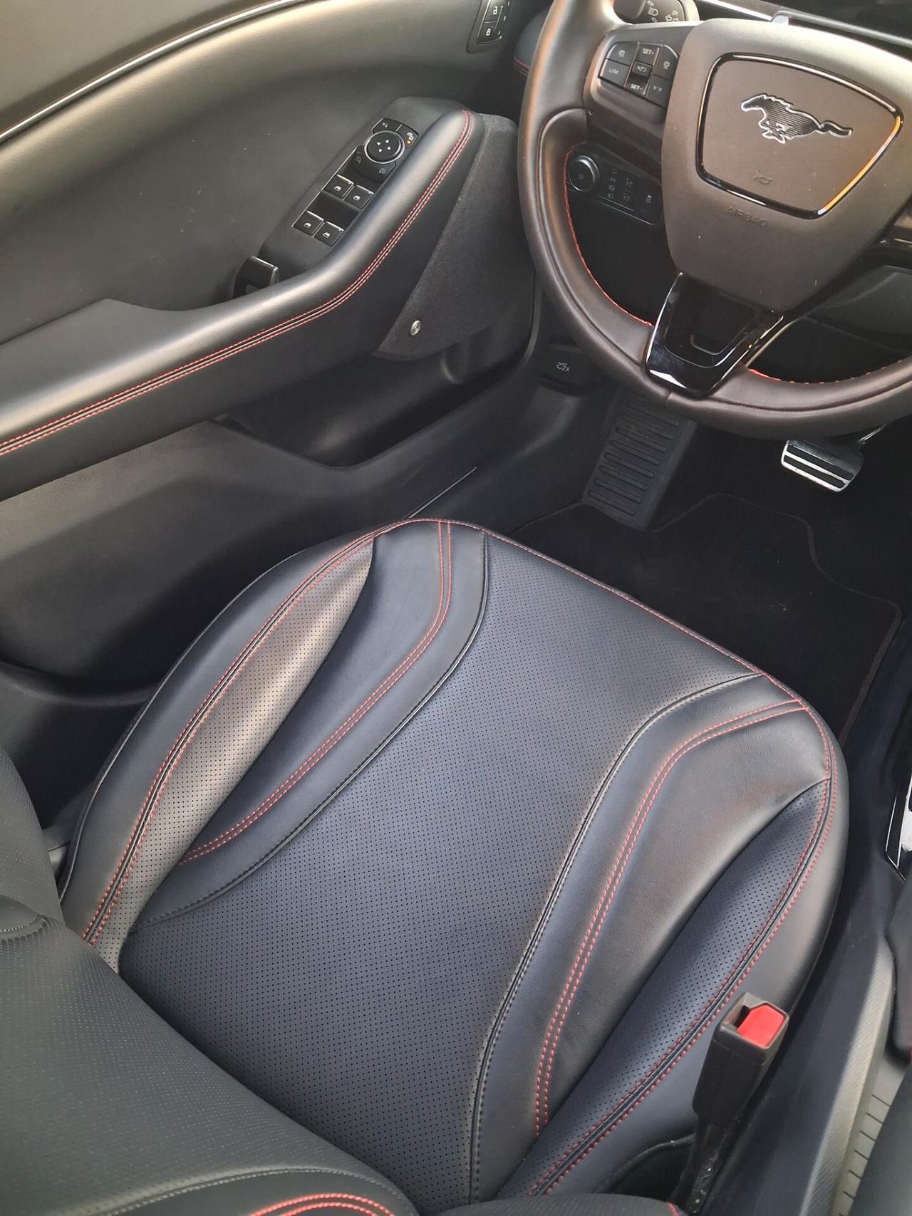 Ford Mustang Mach-E AWD Extended Range 371 CV