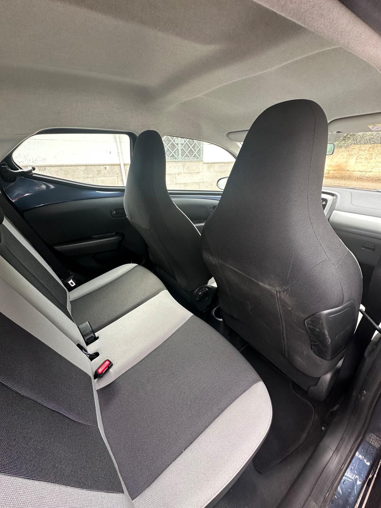 Toyota Aygo 1.0 VVT-i 69 CV 5 porte x-play