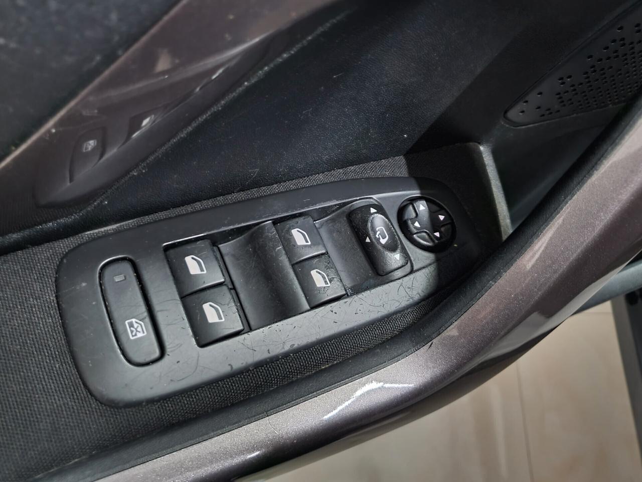 Peugeot 2008 1.6 e-HDi 92cv Allure 2015