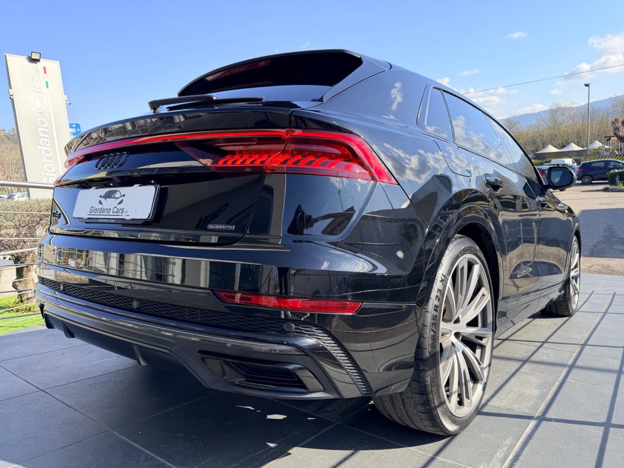 Audi Q8 50 TDI 286 CV quattro s-line plus cerchi 23