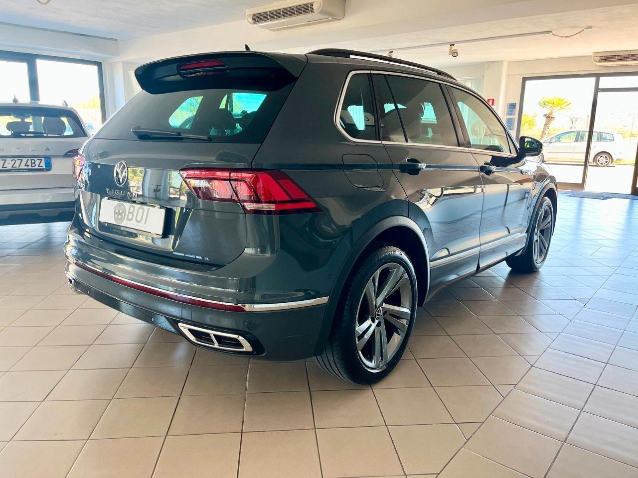 Volkswagen Tiguan 2.0 tdi R-Line 150cv dsg