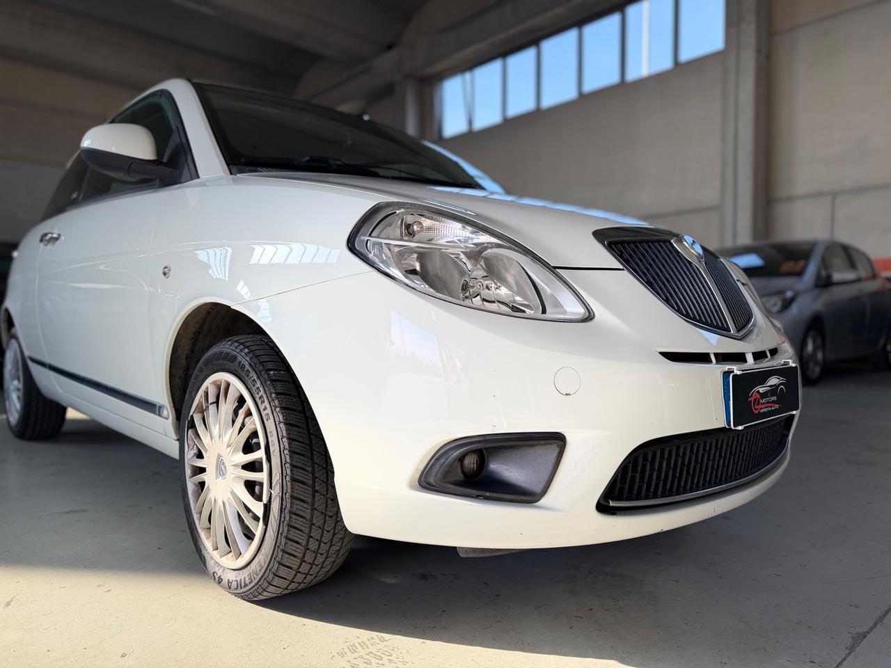 Lancia Ypsilon 1.3 MJT 75 CV Elle NEOPATENTATI