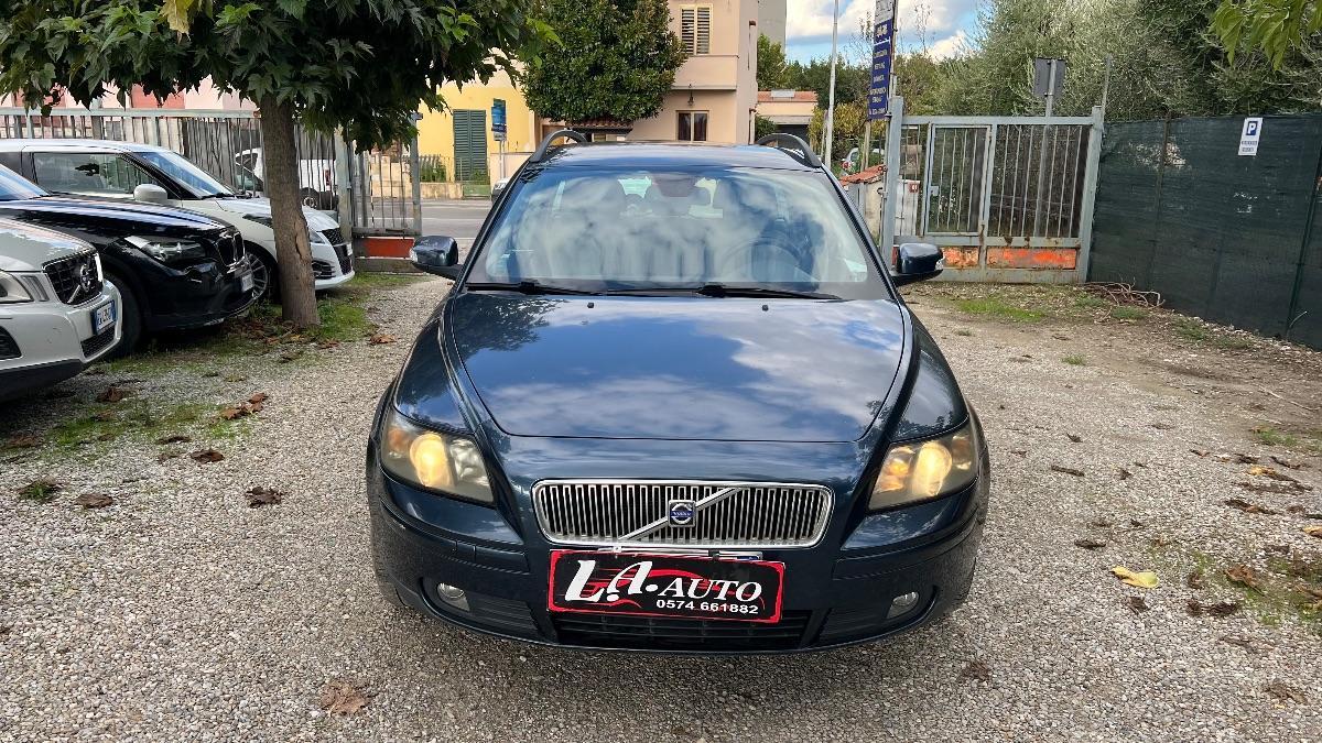 VOLVO - V50 2.0d Summum