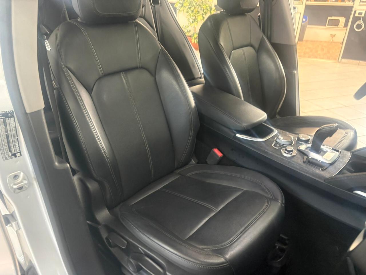 Alfa Romeo Stelvio 2.2 Turbodiesel 190 CV AT8 Q4 Super