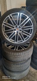 Porsche Cayenne KIT CERCHI e GOMME 22'' GOMME 80%