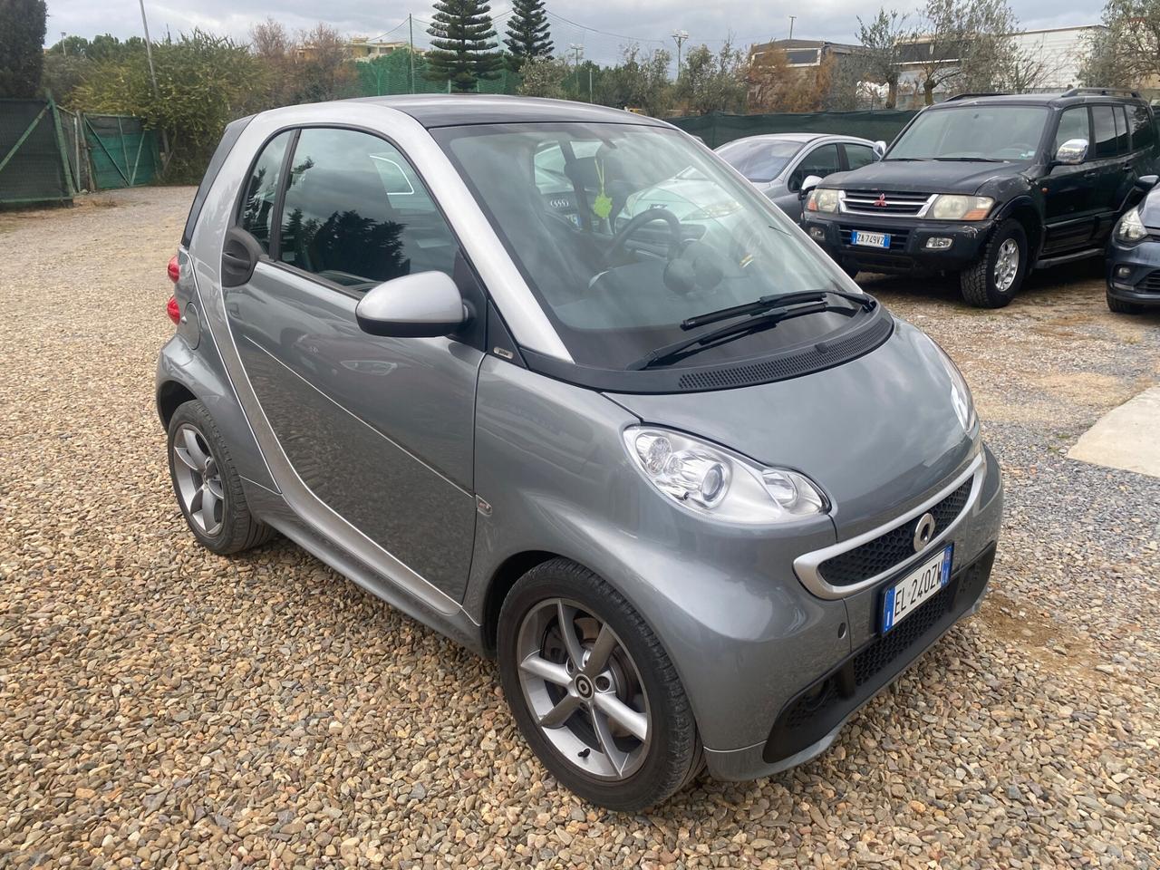 Smart ForTwo 1000 52 kW MHD coupé pure