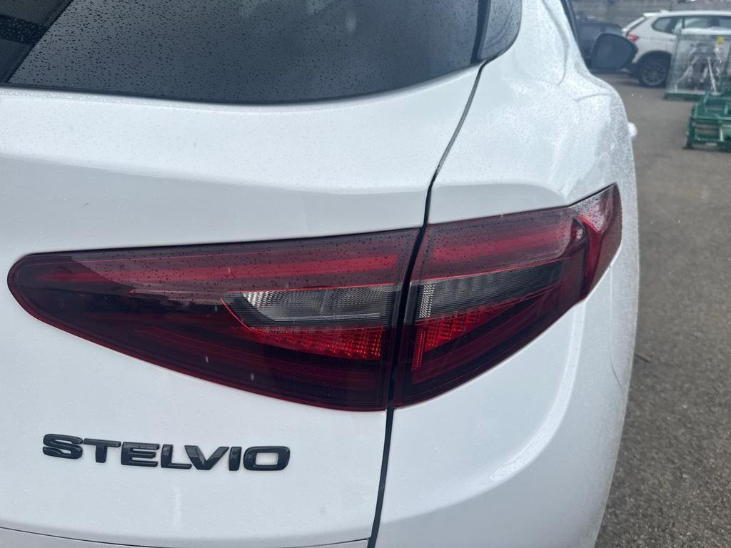 Alfa Romeo Stelvio 2.2 Turbo B-Tech Q4 Auto