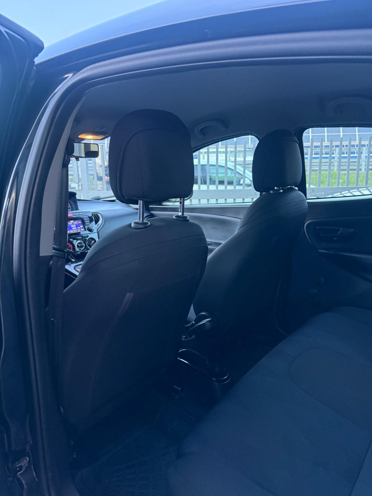 Lancia Ypsilon 1.2 69 CV 5 porte S&S Platinum