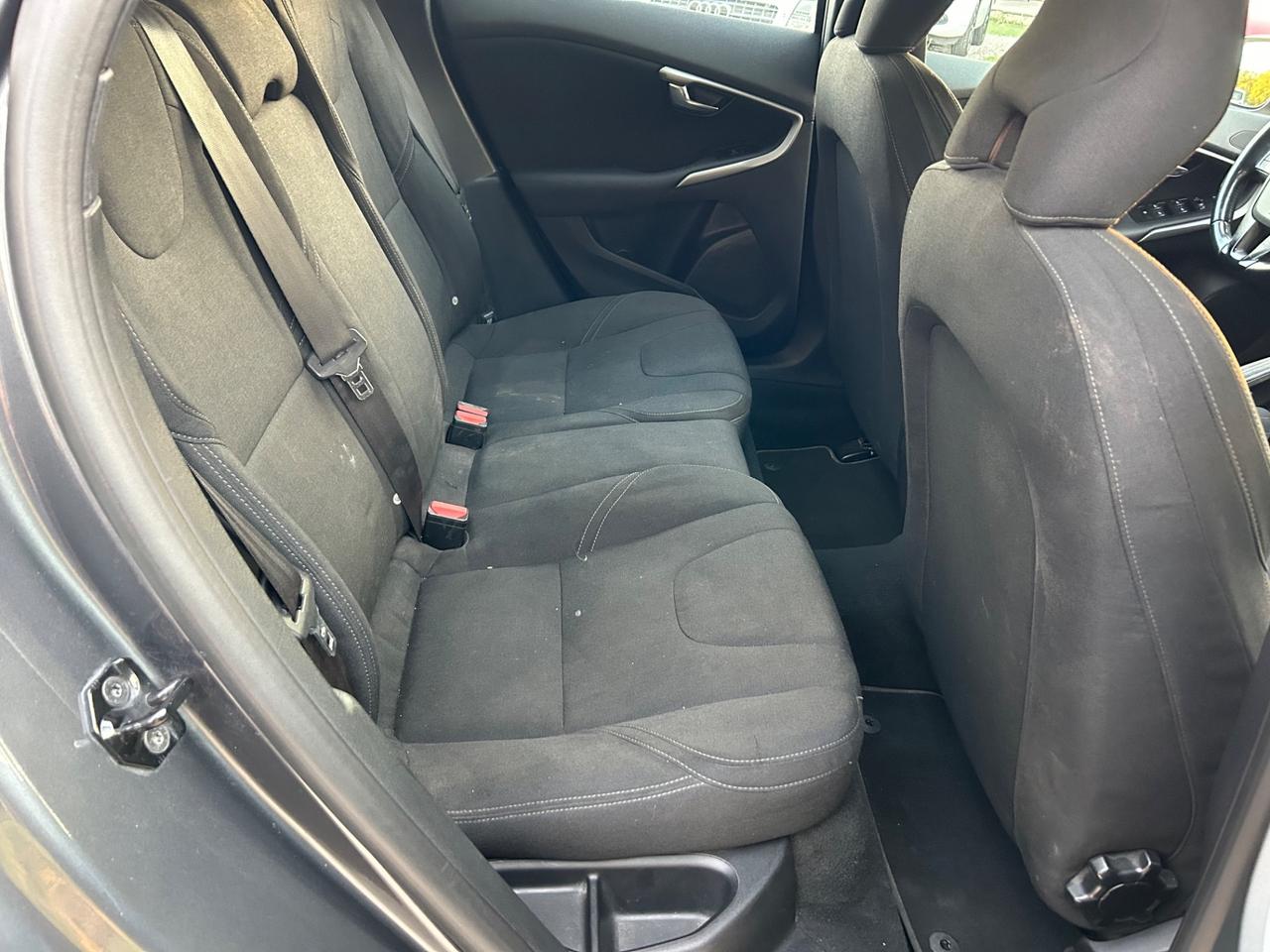 Volvo V40 D2 1.6 Summum