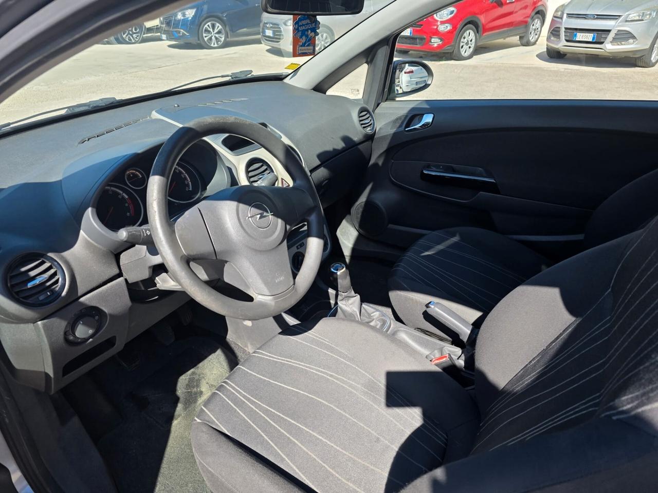 Opel Corsa 1.2 3 porte Club