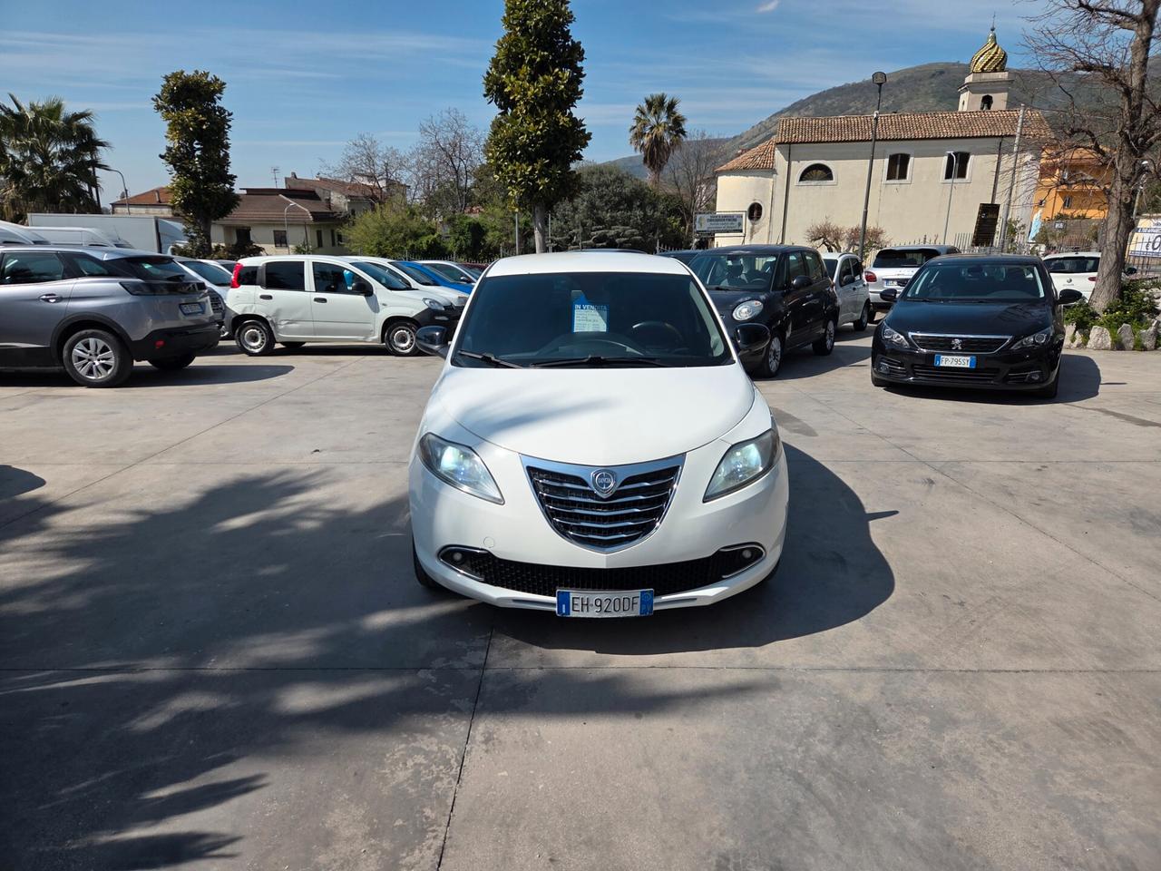 Lancia Ypsilon 1.2 69 CV 5 porte GPL Ecochic Silver