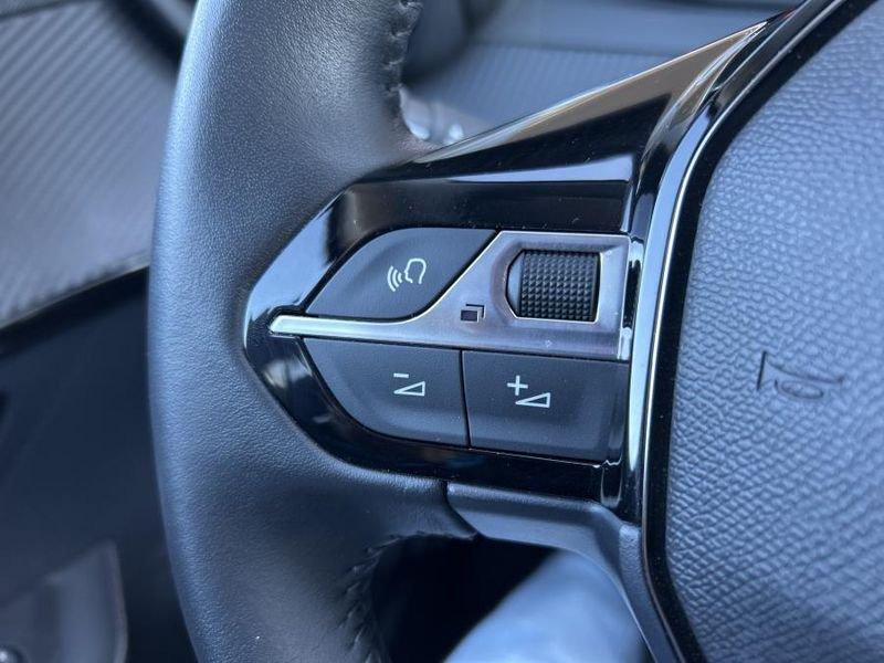 Peugeot 208 PureTech 100cv Allure 5p NAVI + CAMERA 360 GRADI