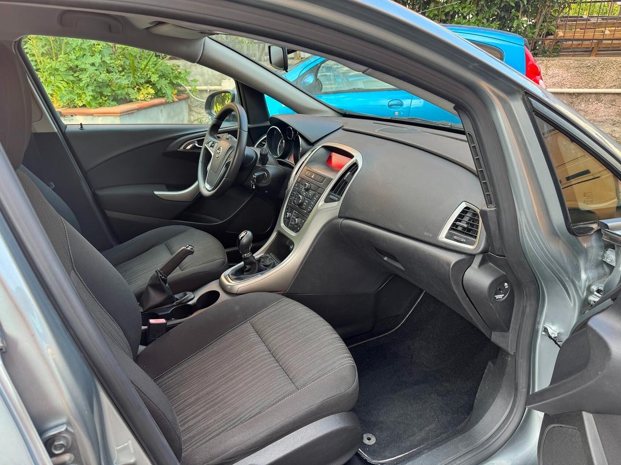 Opel Astra 1.4 100CV 5 porte