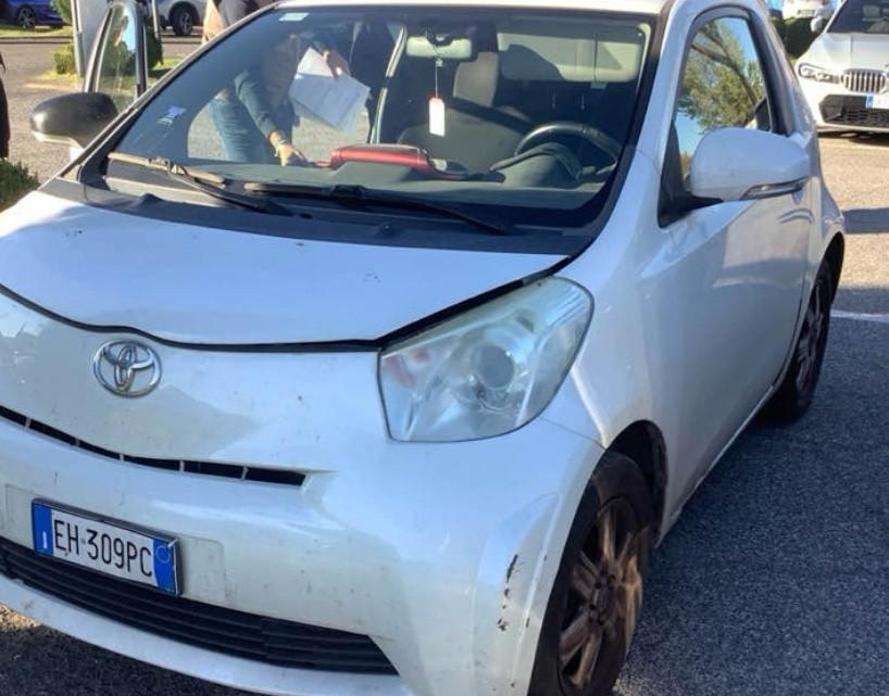Toyota iQ 1.0 CVT High COMENUOVA