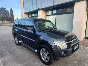 Mitsubishi Pajero 3.2 DI-D Autocarro Manuale Gancio traino