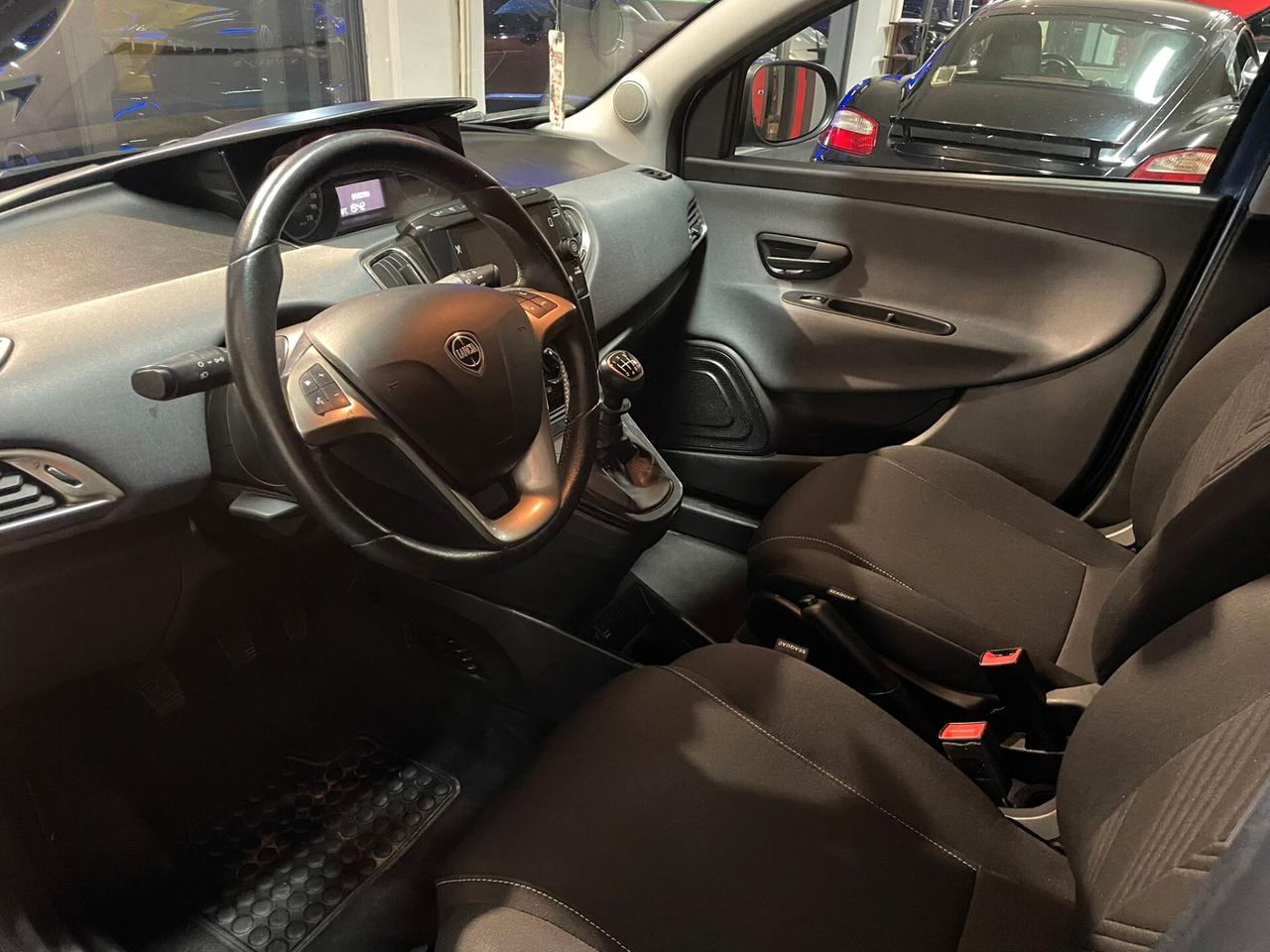 LANCIA YPSILON 1.0HYBRID GOLD 70cv