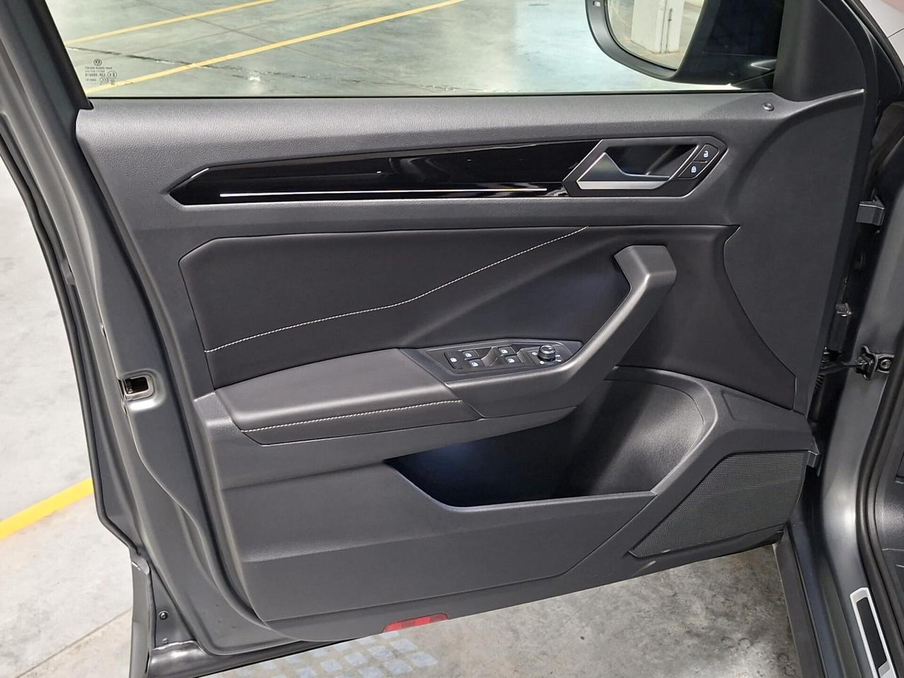 Volkswagen T-Roc 1.0 TSI 116CV R-Line Plus OPACA Km.0