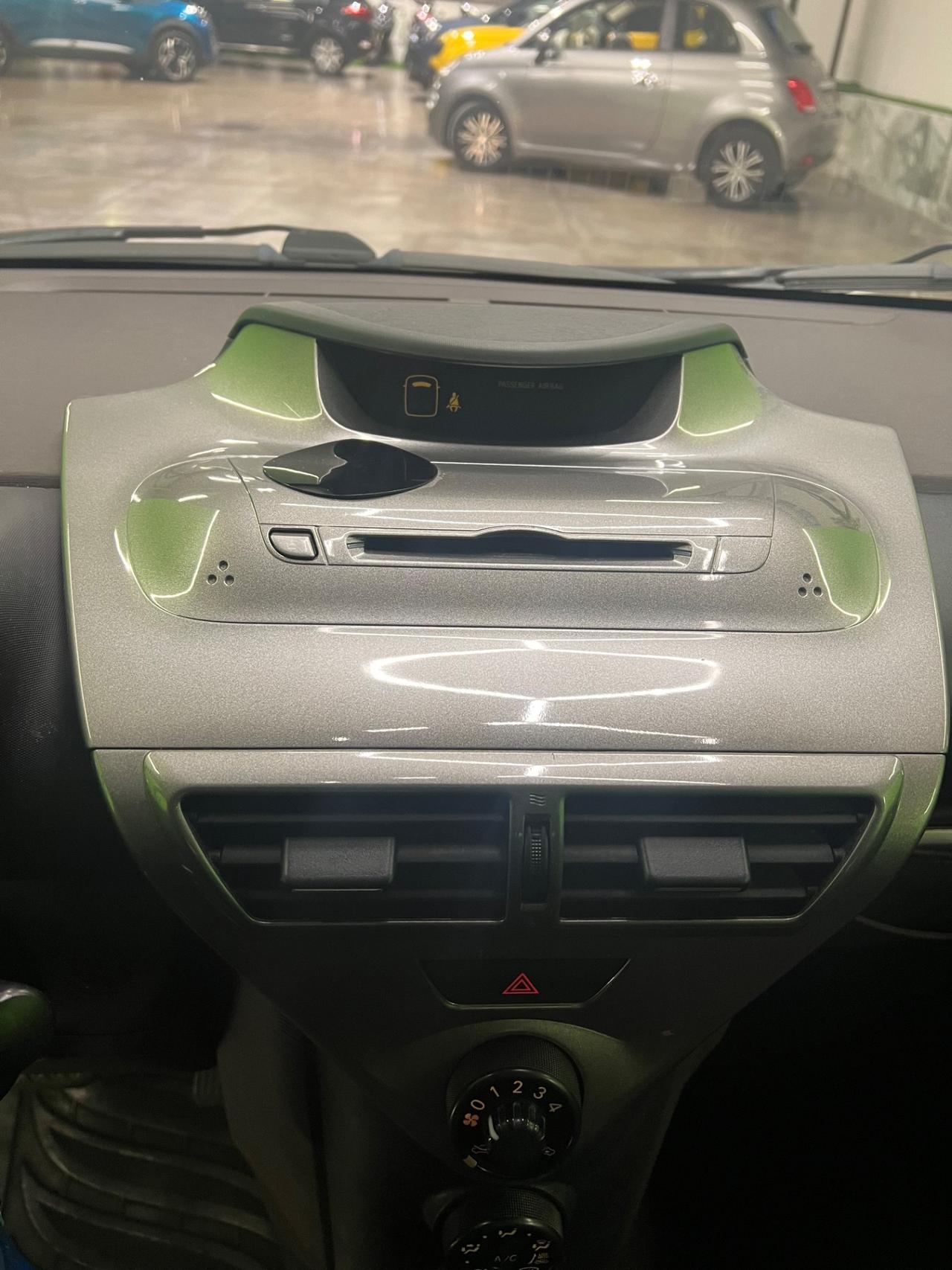 Toyota iQ 1.0 Multidrive Versione Lancio