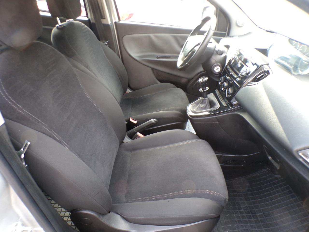 Lancia Ypsilon 1.2 69 CV 5 porte