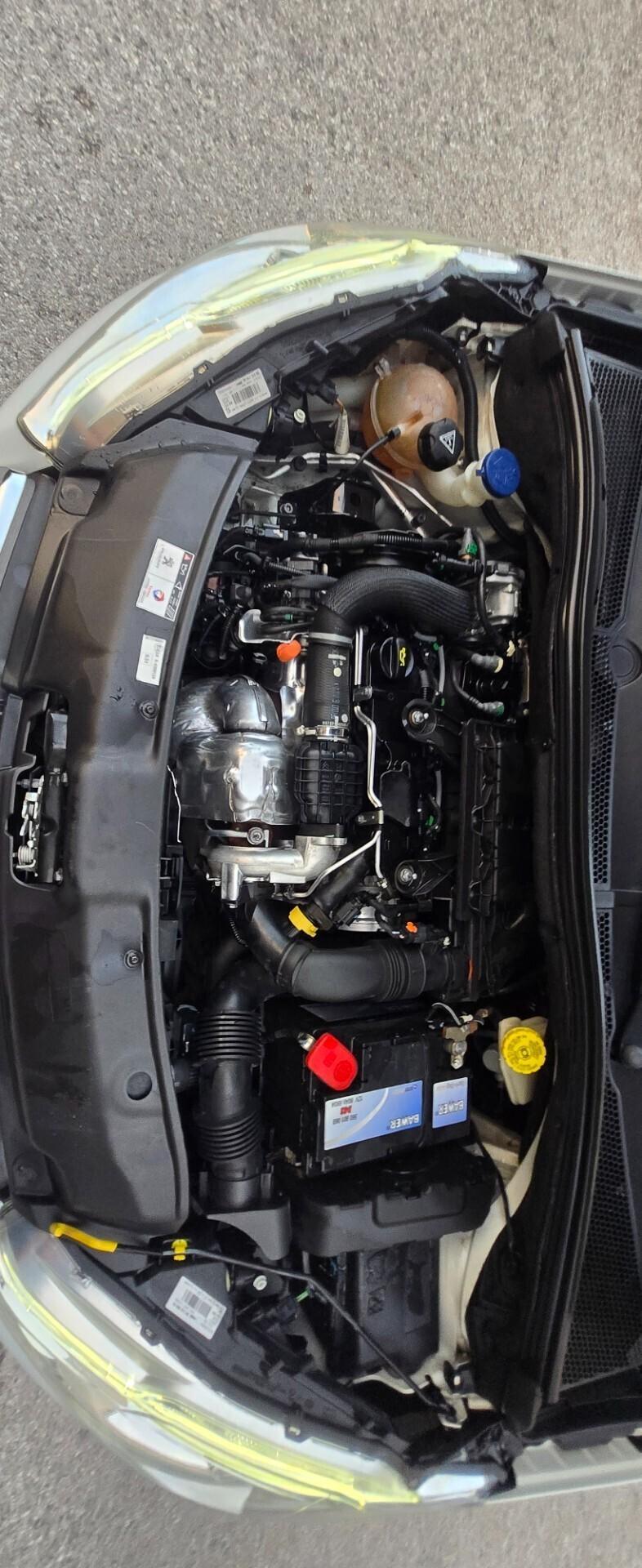 Peugeot 208 1.4 HDi 68 CV 5 porte Allure