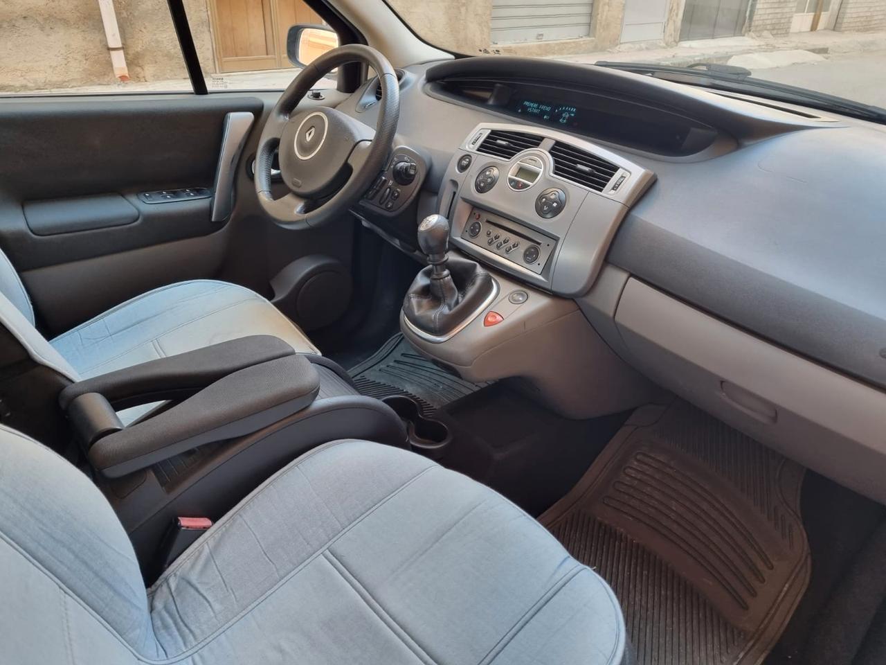 Renault Scenic Scénic 1.5 dCi/105CV Dynamique