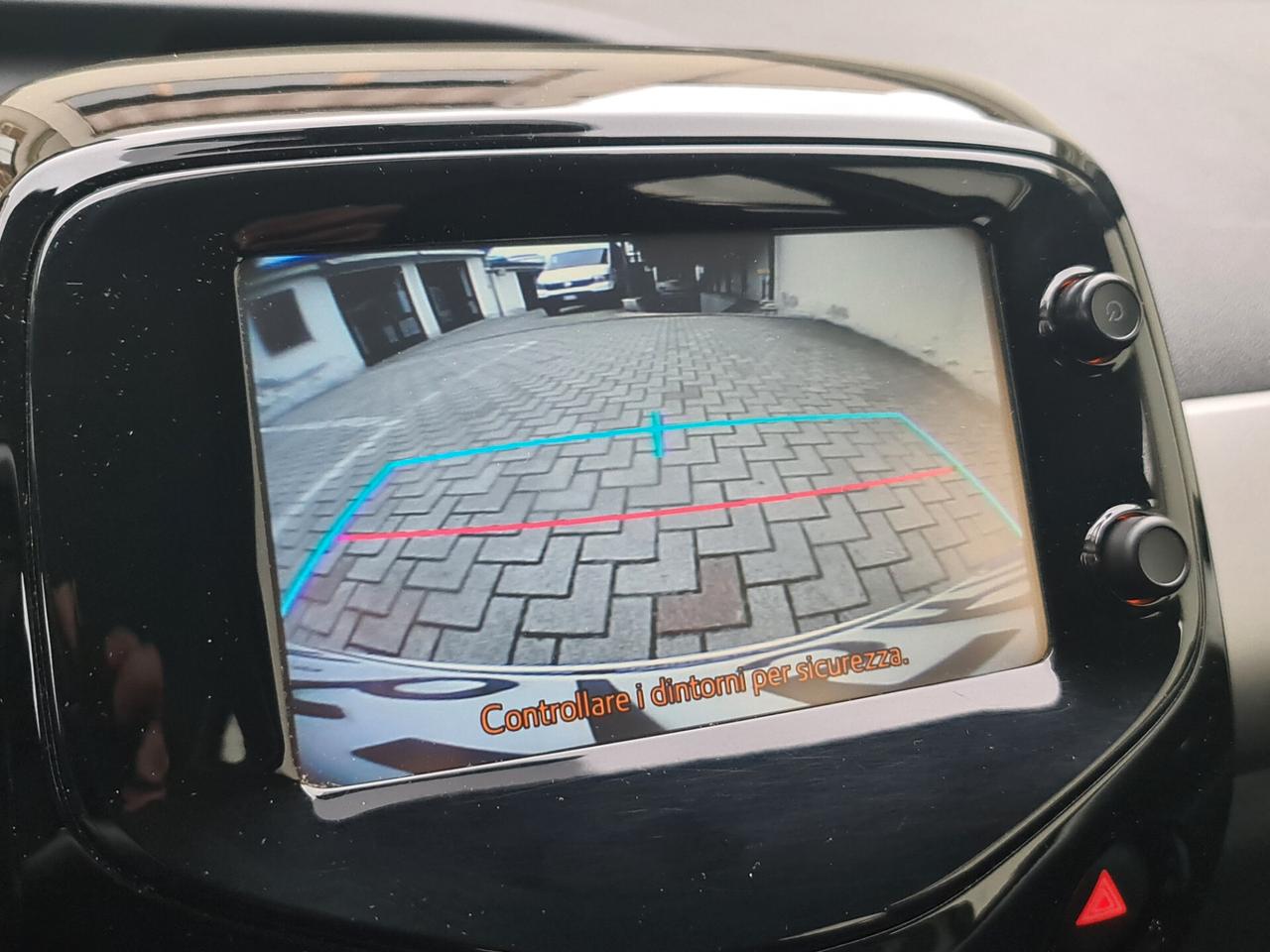 Peugeot 108 VTi 68 5 porte Allure - km certif.