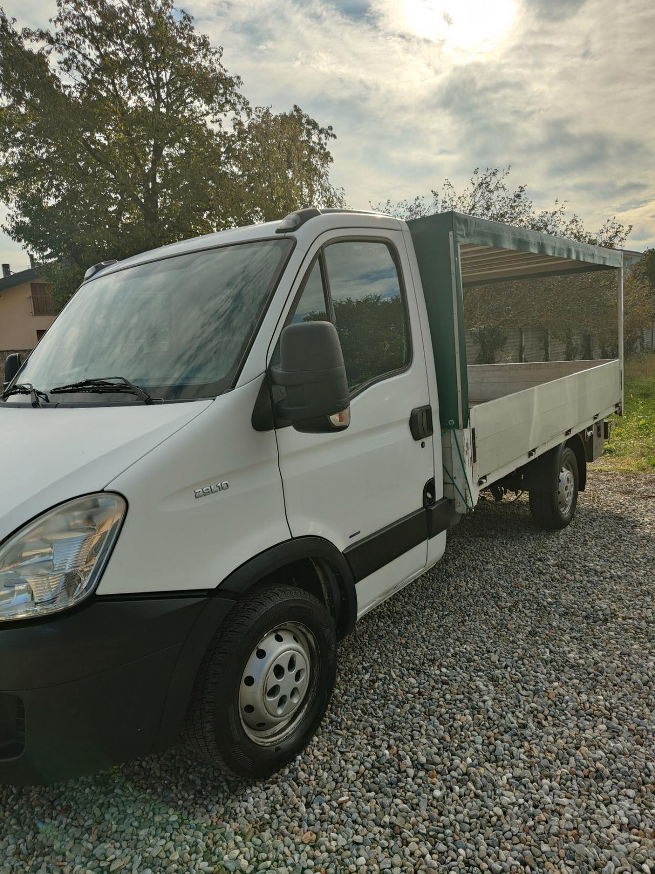 Iveco Daily 35.S10 anno 2010 con cassone fisso