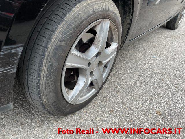 RENAULT Clio 1.2 16V 5 porte Confort