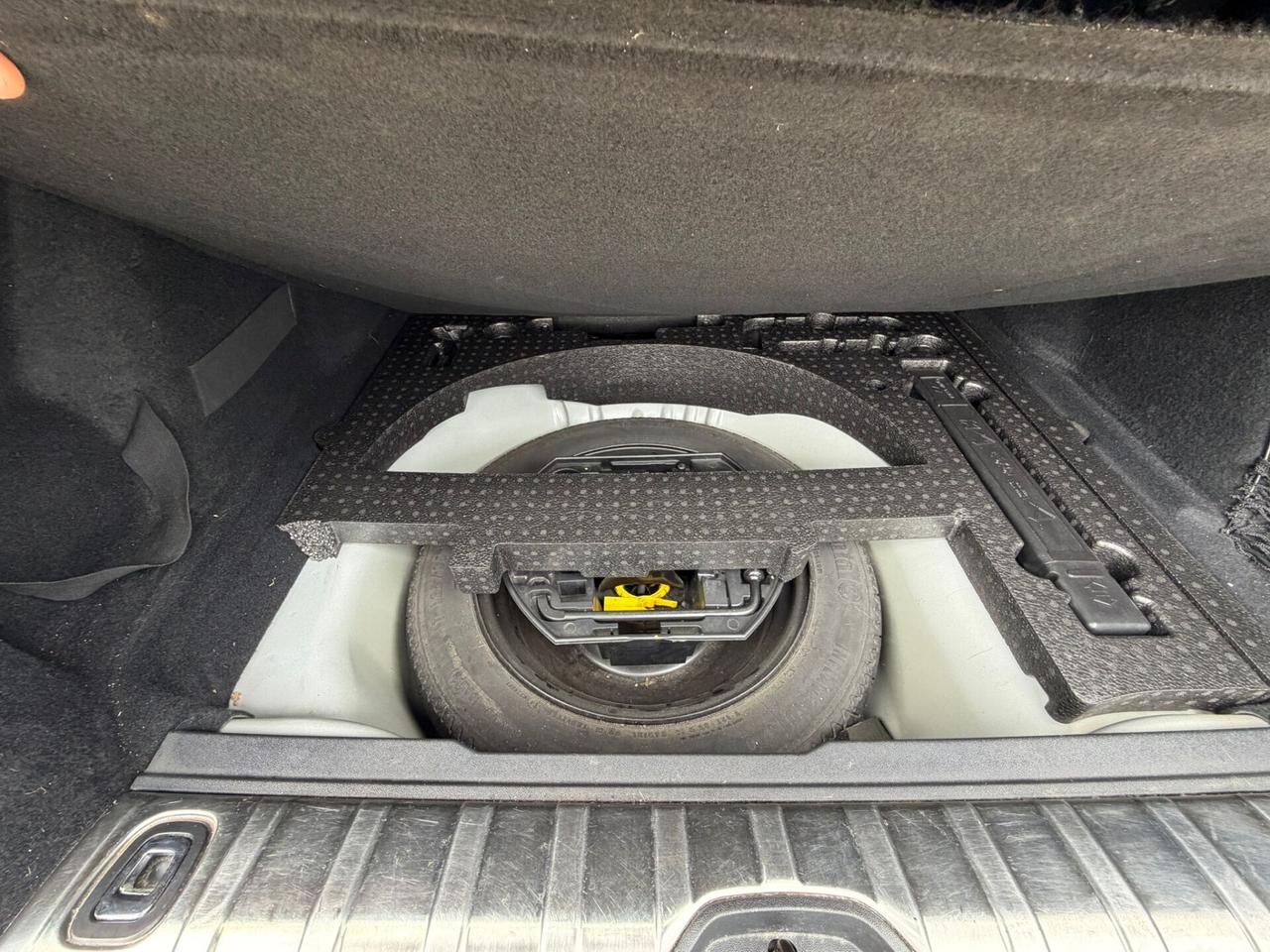 Peugeot 2008 1.6 e-HDi 115 CV Stop&Start Féline