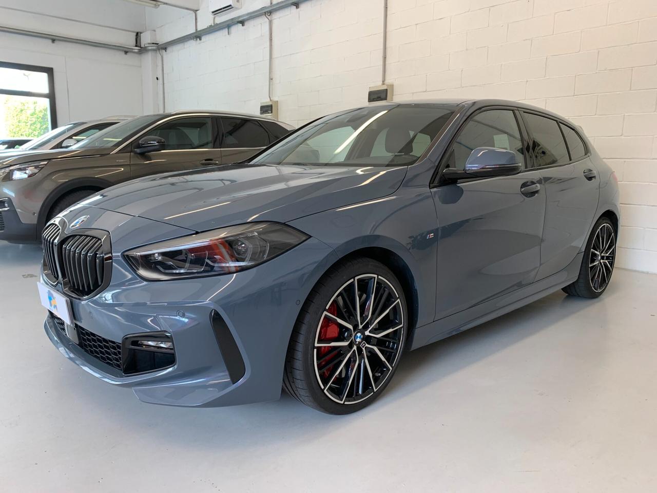 Bmw 118 118d 5p. Msport