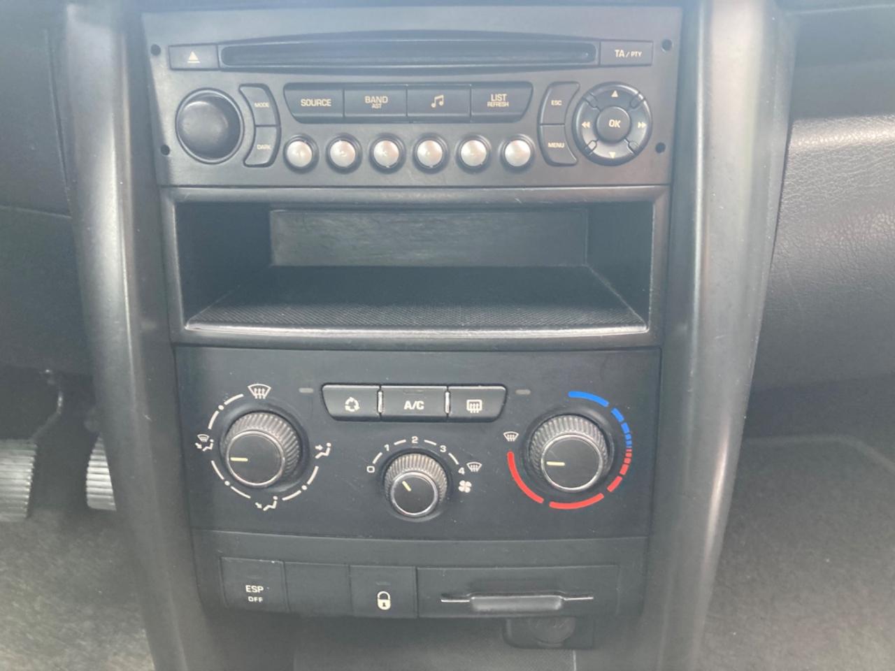 PEUGEOT 207 1.4 HDI (PROPRIETARIO UNICO)