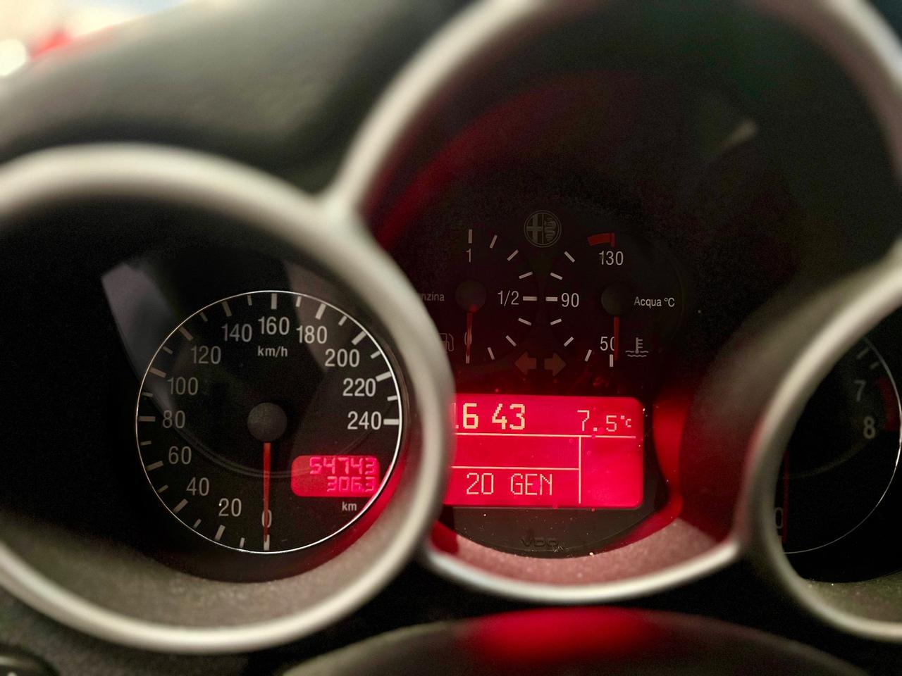 Alfa Romeo 147 1.6 16V Twin Spark Distinctive 5p