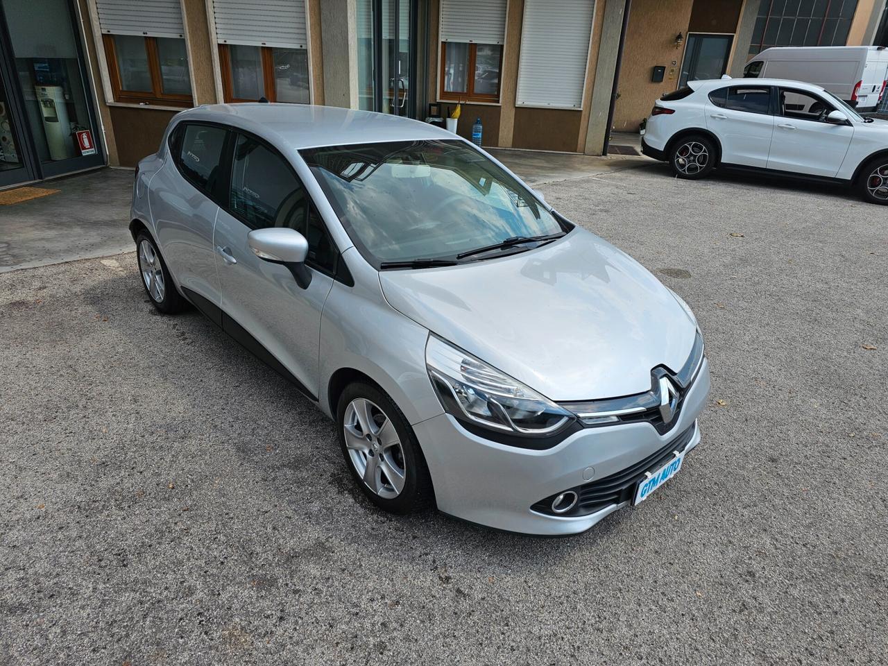 Renault Clio 1.2 75CV 5 porte - Neopatentati