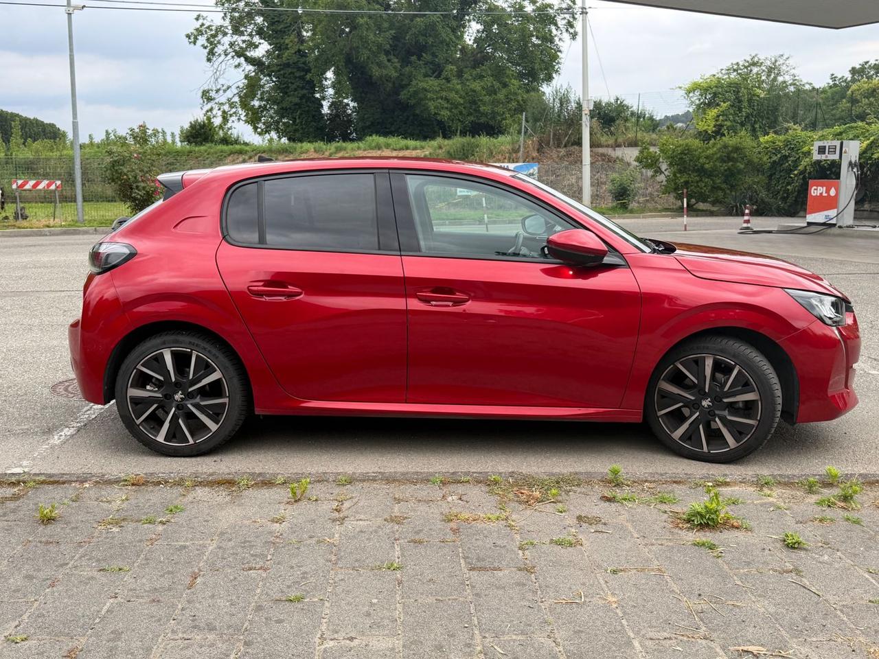 Peugeot 208 Allure Pack 1.2 PureTech 100 #11176