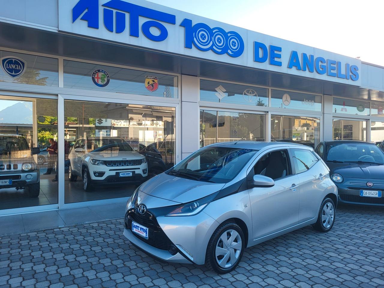 Toyota Aygo 1.0 VVT 5 PORTE X-PLAY *** RETROCAMERA -CRUISE CONTROL ***