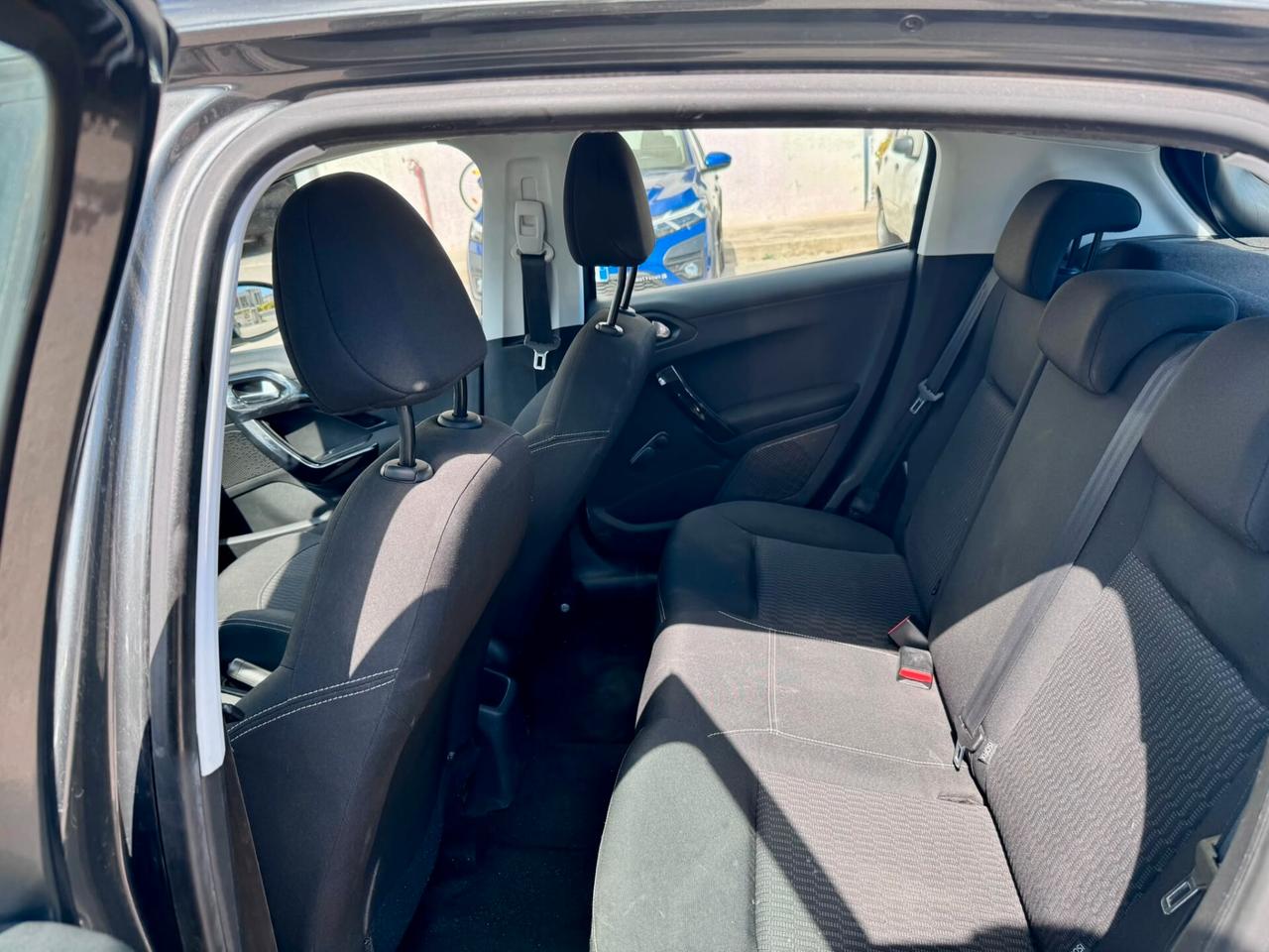 Peugeot 208 PureTech 82 5 porte Allure