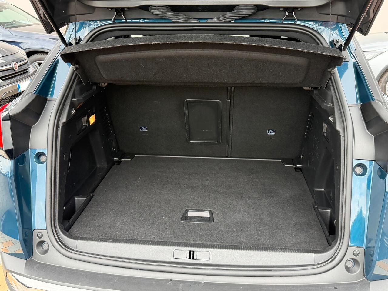 Peugeot 3008 1.5 BLUEHDI 130 cv. Eat8 ALLURE PACK (Nav)