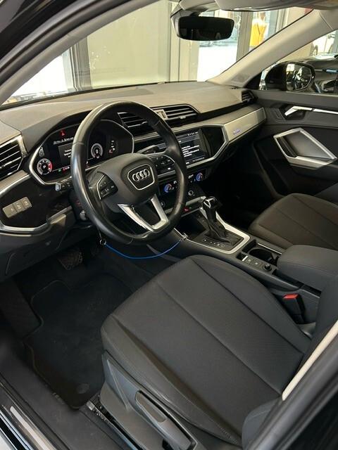 Audi Q3 35 2.0 tdi Advance Business S-tronic