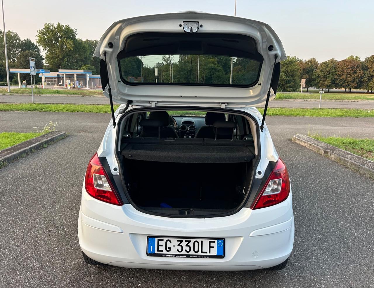 Opel Corsa 1.2 5 porte Cosmo
