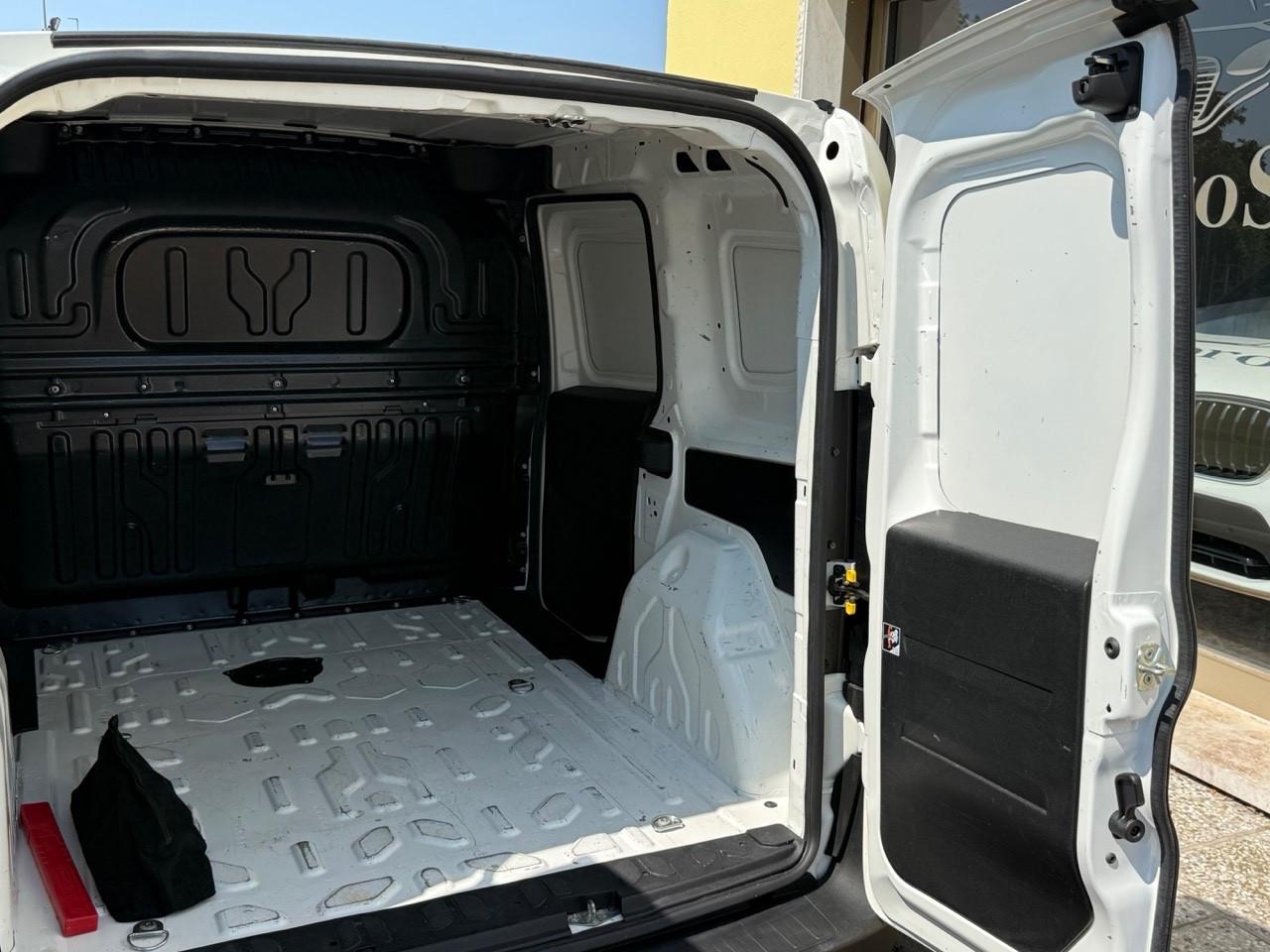 Fiat Doblo 1.6D 106CV 6M 3POSTI 2022/PREZZO REALE