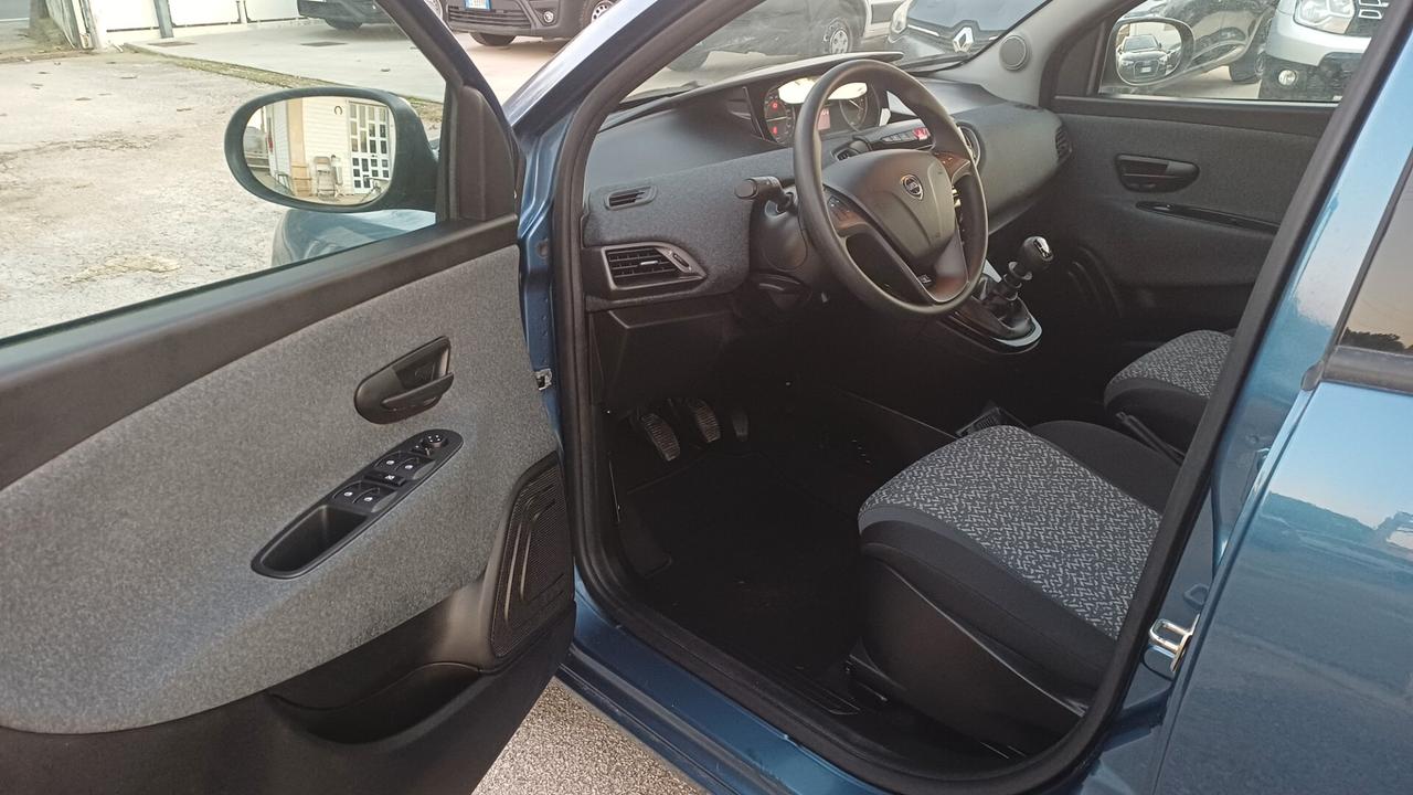 Lancia Ypsilon 1.0 FireFly 5 porte S&S Hybrid Silver 2023 SOLO 5MILA KM