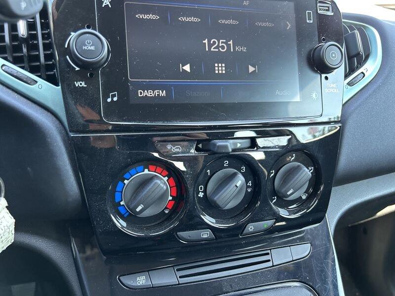 Lancia Ypsilon NUOVA My23 1.0 Firefly 70 CvStart&Stop Hybrid Gold