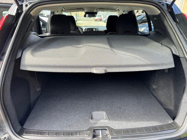 VOLVO XC40 T2 Geartronic Momentum Core