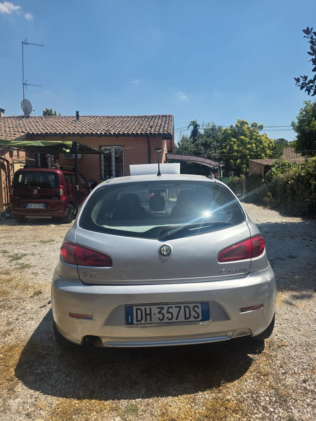 Alfa Romeo 147 1.6 cc GPL 5 porte full optional